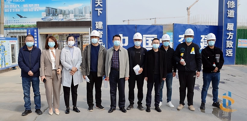 公司領導慰問一線職工并檢查疫情防控工作