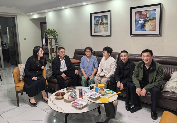 市監理咨詢有限公司中秋節慰問退休老干部